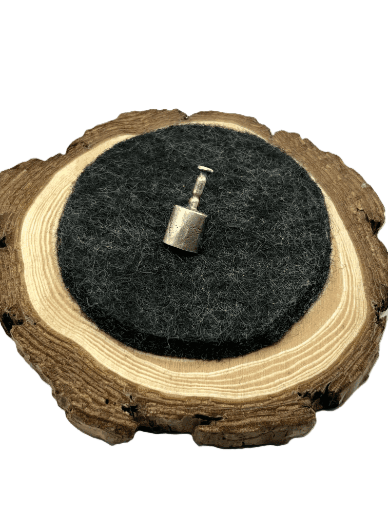 Schlegelanstecker für die Tracht