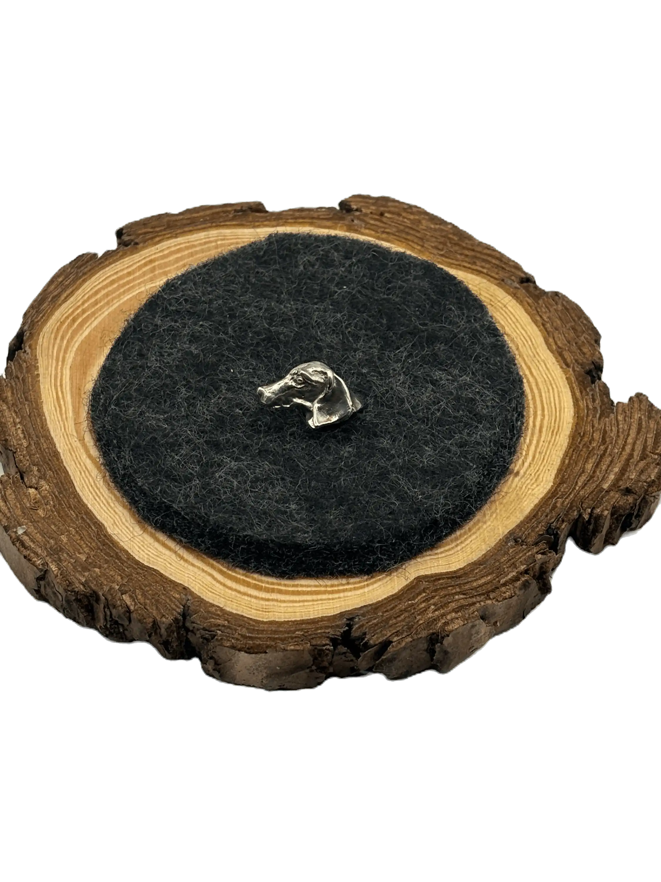 Der Dackel als Pin für deine Tracht