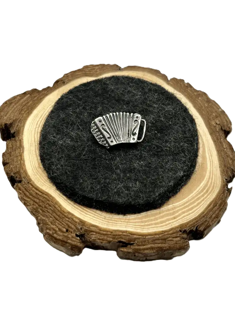 Musiker wissen den Quetschen Pin zu schätzen und zu tragen