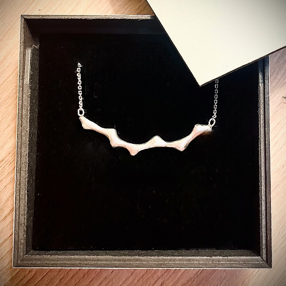 Collier Hirsch